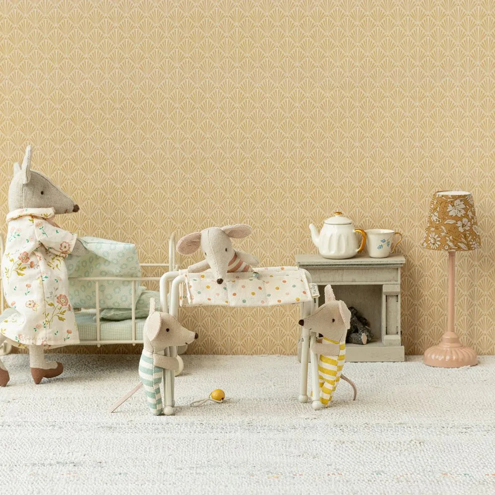 Maileg Nursery Table Baby Mouse - Off White